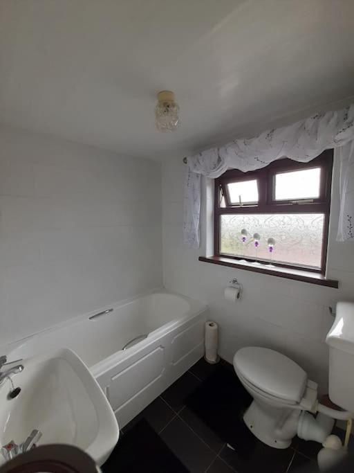 4 Bedroom Traditional Irish Farm House Killybegs Donegal Town المظهر الخارجي الصورة